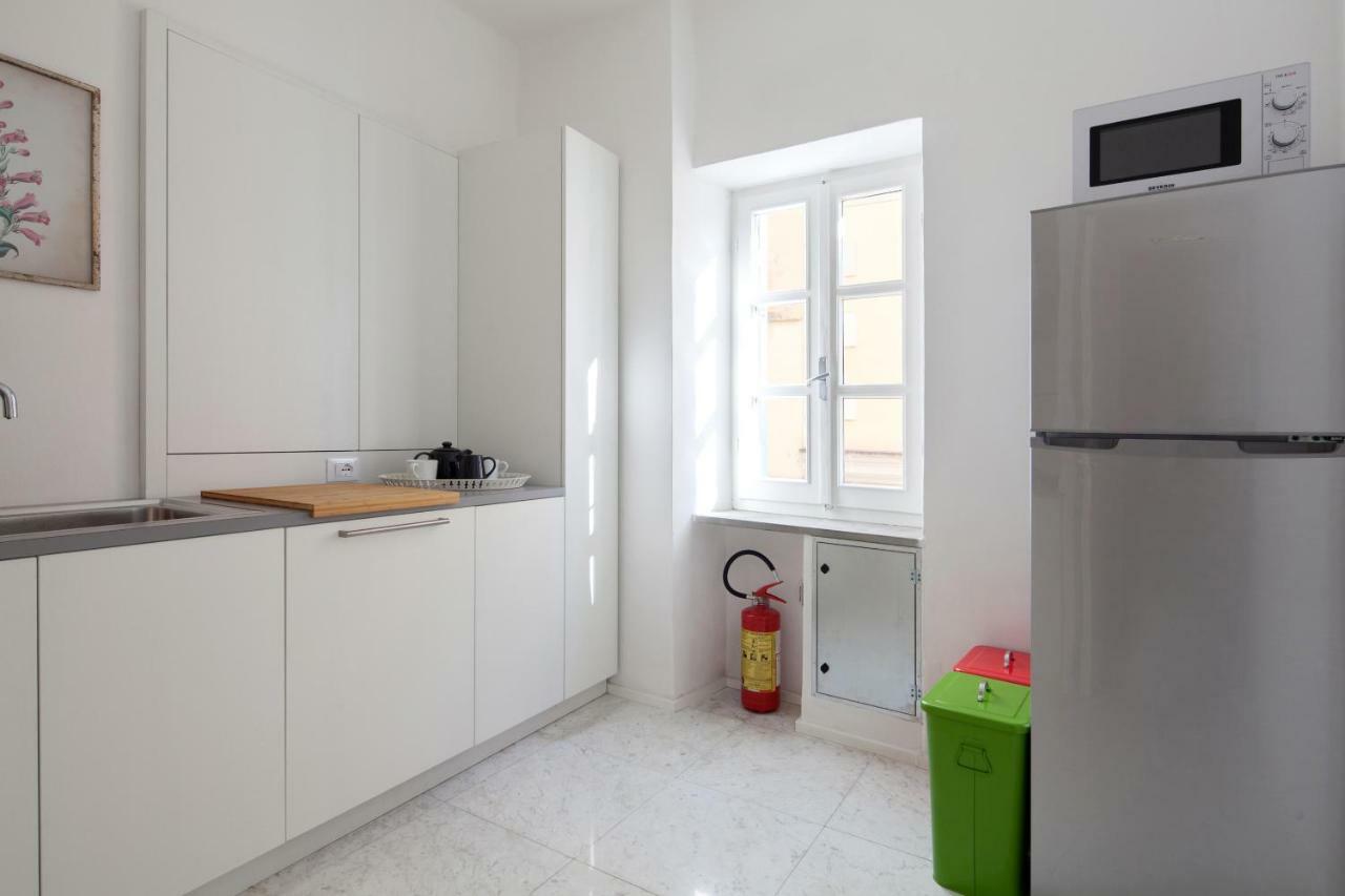 Vicolo Apartment, Pedestrian Centre, 2Bdr, 2,5 Bth, Aircondo, Private Parking, Easy To Train And Ferries, City Life ลาสเปเซีย ภายนอก รูปภาพ